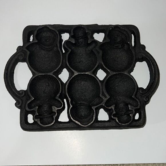 Snowman Cast Iron Mold Christmas Holiday Winter Small Baking Cookies Vintage - Picture 1 of 4